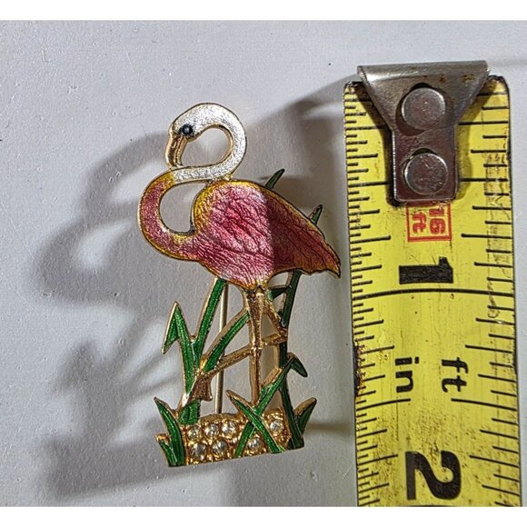 Vtg Flamingo Enamel Pin Brooch Gold Tone With Green & Pink Accents bird animal - Picture 3 of 3